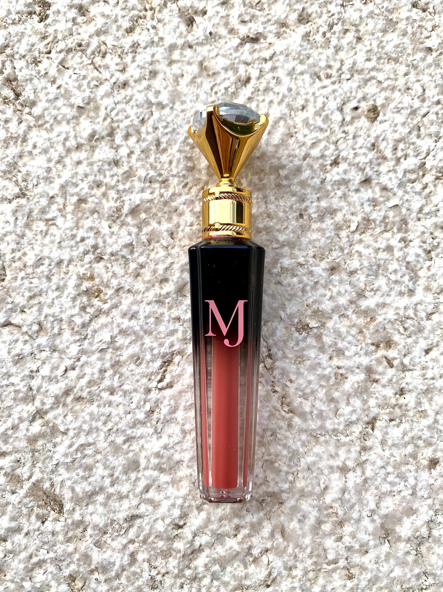L'AMOUR - The luxurious diamond lipstick