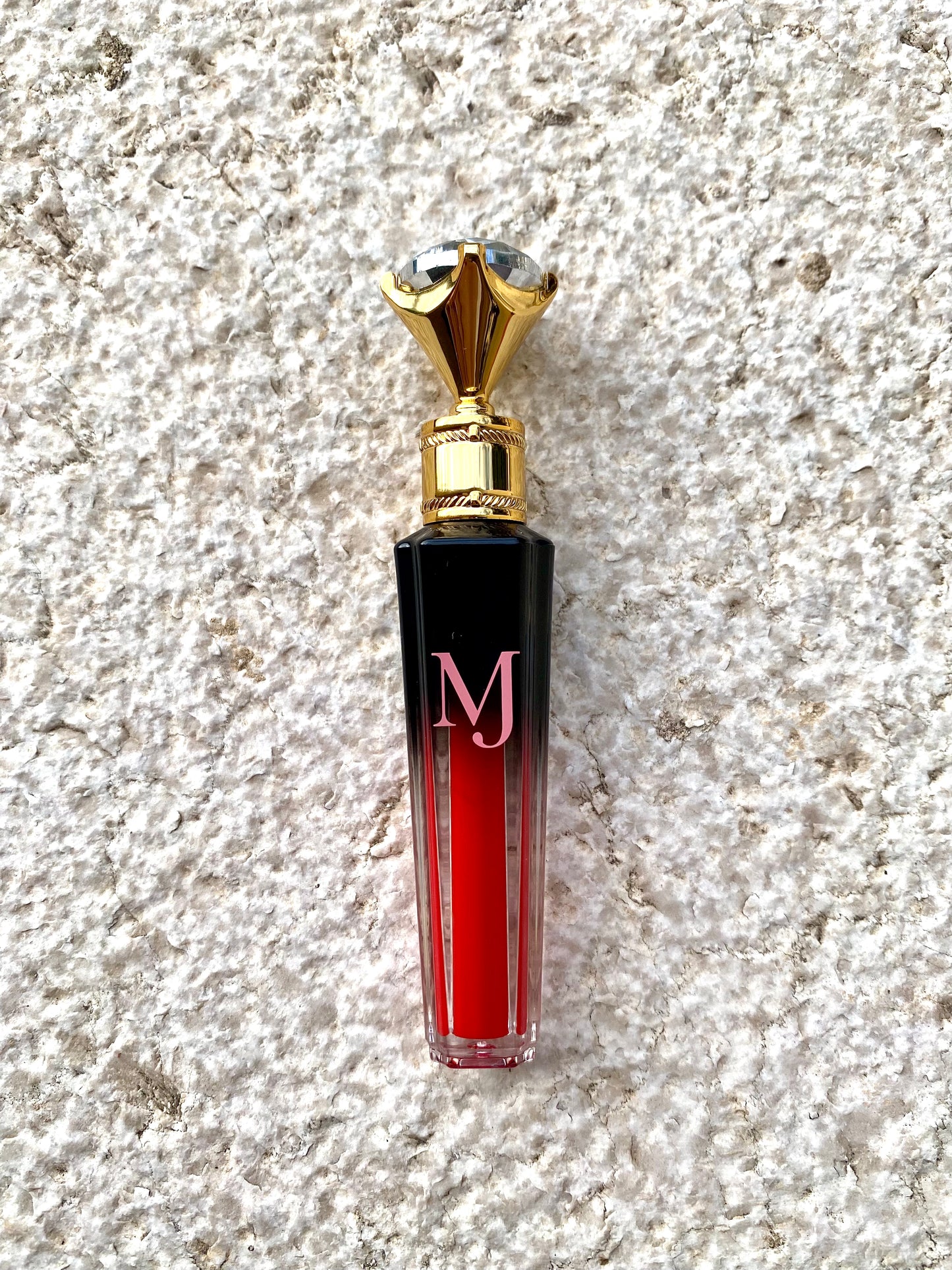 L'AMOUR - The luxurious diamond lipstick